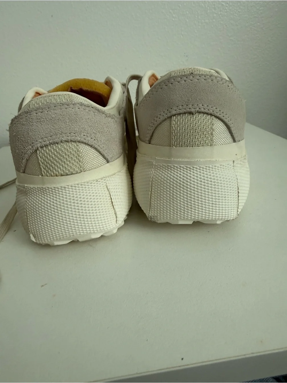 Brandblack Low-Top Sneakers in Cream/Beige